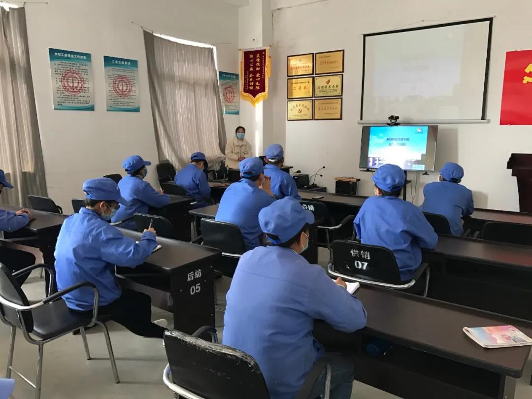 為企業(yè)、工廠等復(fù)工人員聚集地?開展疫情健康防護(hù)知識(shí)培訓(xùn)