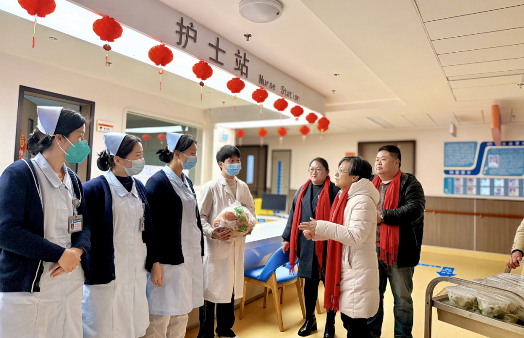 新春慰問送溫情，除夕關(guān)懷暖人心！